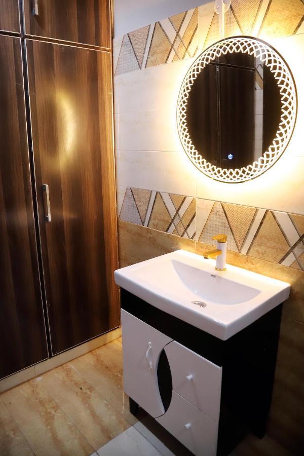 Adara Suites Lahore Exterior foto